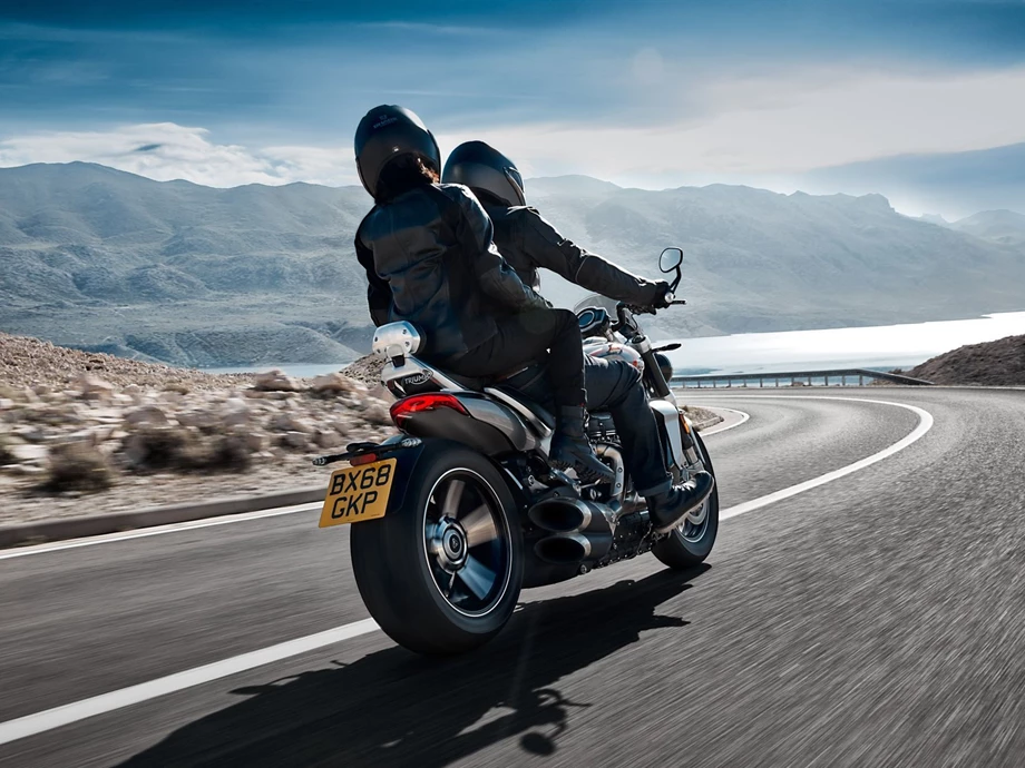Verleihmotorrad Triumph Rocket 3 Storm GT vom Händler Klingenberger Kehl GbR Bild 5: Verleihmotorrad Triumph Rocket 3 Storm GT vom Händler Klingenberger Kehl GbR