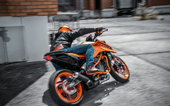 Verleihmotorrad KTM 390 Duke vom Händler Zweiradcenter Bernhardt - Bild 4 Verleihmotorrad KTM 390 Duke vom Händler Zweiradcenter Bernhardt - Bild 4