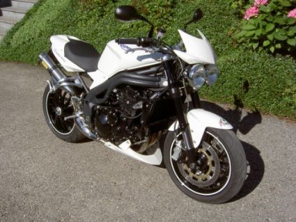 Umgebautes Motorrad Triumph Speed Triple 1050 von cyclone75 - Bild 1 Umgebautes Motorrad Triumph Speed Triple 1050 von cyclone75 - Bild 1