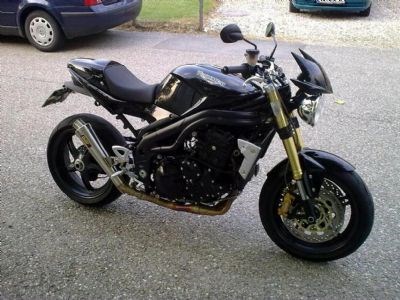 Umgebautes Motorrad Triumph Speed Triple 1050 von viper1111 - Bild 3 Umgebautes Motorrad Triumph Speed Triple 1050 von viper1111 - Bild 3