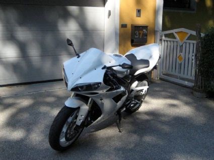 Umgebautes Motorrad Yamaha R1 von xxR1xxAndi - Bild 3 Umgebautes Motorrad Yamaha R1 von xxR1xxAndi - Bild 3