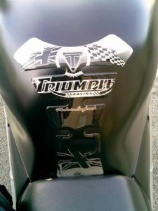 Umgebautes Motorrad Triumph Speed Triple 955i von speedtriplepani - Bild 3 Umgebautes Motorrad Triumph Speed Triple 955i von speedtriplepani - Bild 3