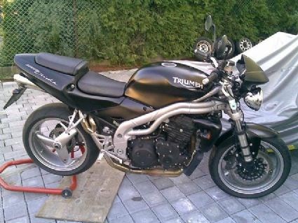 Umgebautes Motorrad Triumph Speed Triple 955i von speedtriplepani - Bild 5 Umgebautes Motorrad Triumph Speed Triple 955i von speedtriplepani - Bild 5