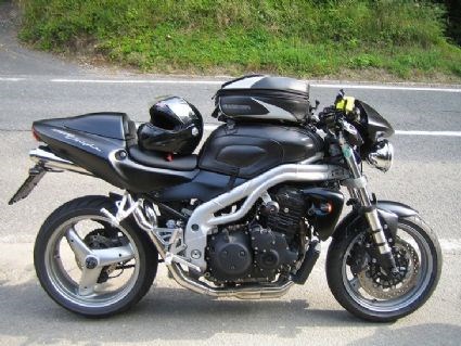 Umgebautes Motorrad Triumph Speed Triple 955i von speedtriplepani - Bild 6 Umgebautes Motorrad Triumph Speed Triple 955i von speedtriplepani - Bild 6