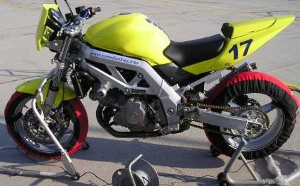 Umgebautes Motorrad Suzuki SV 1000 von dapraesi - Bild 2 Umgebautes Motorrad Suzuki SV 1000 von dapraesi - Bild 2