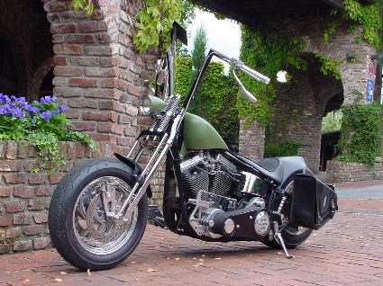 Umgebautes Motorrad Harley-Davidson Softail Custom FXSTC von X-Trem Custombikes - Bild 2 Umgebautes Motorrad Harley-Davidson Softail Custom FXSTC von X-Trem Custombikes - Bild 2