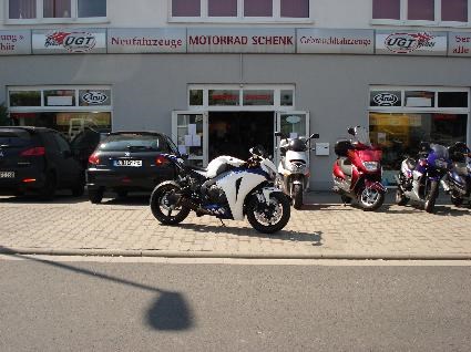 Umgebautes Motorrad Honda CBR1000RR Fireblade von Motorrad Schenk Idstein GbR. - Bild 7 Umgebautes Motorrad Honda CBR1000RR Fireblade von Motorrad Schenk Idstein GbR. - Bild 7