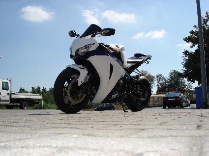 Umgebautes Motorrad Honda CBR1000RR Fireblade von Motorrad Schenk Idstein GbR. - Bild 8 Umgebautes Motorrad Honda CBR1000RR Fireblade von Motorrad Schenk Idstein GbR. - Bild 8