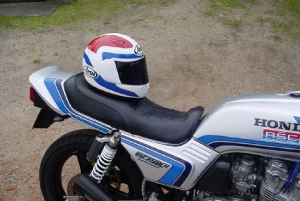 Umgebautes Motorrad Honda CB 900 F2 Bol d'or von mad69 - Bild 7 Umgebautes Motorrad Honda CB 900 F2 Bol d'or von mad69 - Bild 7