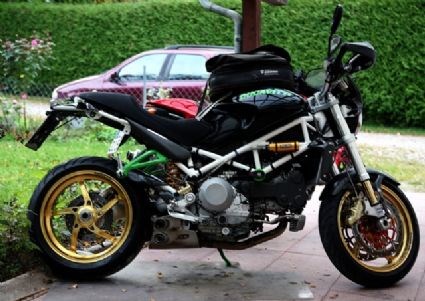 Umgebautes Motorrad Ducati Monster S4R von vridolin - Bild 4 Umgebautes Motorrad Ducati Monster S4R von vridolin - Bild 4