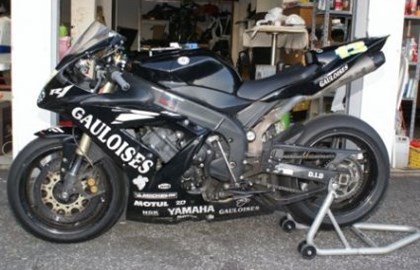 Yamaha R1 Custom Bike