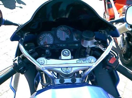 Umbgebautes Motorrad Honda CBR 900 RR Fireblade Bild 6: Umbgebautes Motorrad Honda CBR 900 RR Fireblade