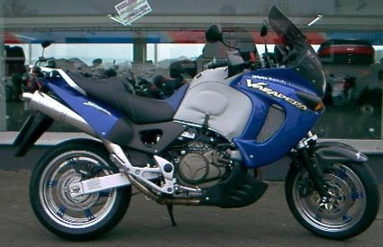 Rebuilt motorbike Honda XL 1000 V Varadero Bild 1: Rebuilt motorbike Honda XL 1000 V Varadero