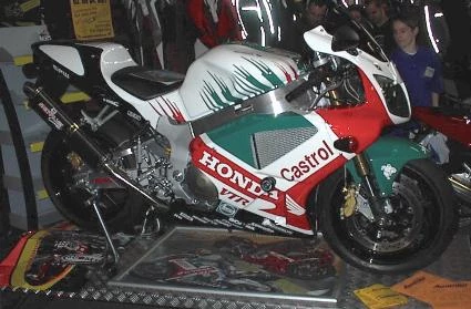 Umbgebautes Motorrad Honda VTR 1000 SP-1 Bild 1: Umbgebautes Motorrad Honda VTR 1000 SP-1