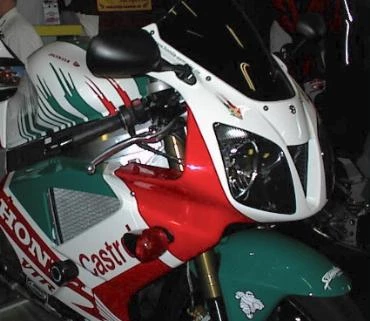 Umbgebautes Motorrad Honda VTR 1000 SP-1 Bild 3: Umbgebautes Motorrad Honda VTR 1000 SP-1