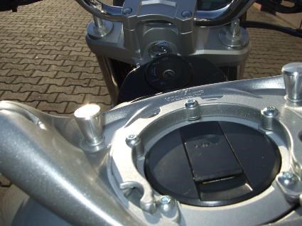 Umgebautes Motorrad Suzuki GSR 600 von 2Rad-Knoblauch - Bild 6 Umgebautes Motorrad Suzuki GSR 600 von 2Rad-Knoblauch - Bild 6