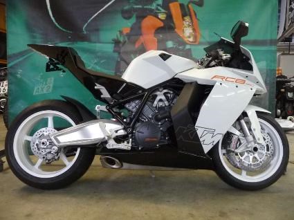Umgebautes Motorrad KTM 1190 RC8 von Bräuer Motorradsport KG - Bild 1 Umgebautes Motorrad KTM 1190 RC8 von Bräuer Motorradsport KG - Bild 1