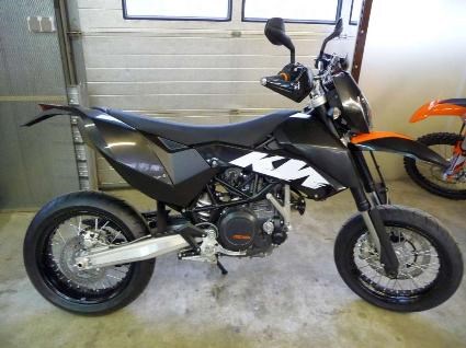 Umgebautes Motorrad KTM 690 SMC von Bräuer Motorradsport KG - Bild 1