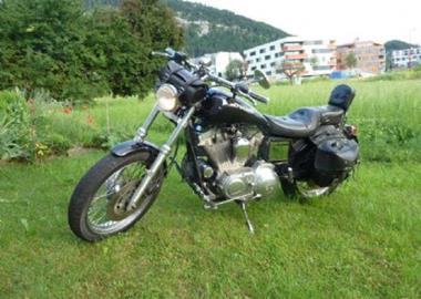 Gebrauchtmotorrad Harley-Davidson Sportster XL 883 Hugger