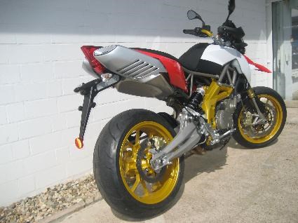 Umgebautes Motorrad Aprilia Dorsoduro 750 von Zweiradtechnik Thomas Kaiser - Bild 1 Umgebautes Motorrad Aprilia Dorsoduro 750 von Zweiradtechnik Thomas Kaiser - Bild 1