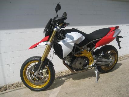 Umgebautes Motorrad Aprilia Dorsoduro 750 von Zweiradtechnik Thomas Kaiser - Bild 6 Umgebautes Motorrad Aprilia Dorsoduro 750 von Zweiradtechnik Thomas Kaiser - Bild 6