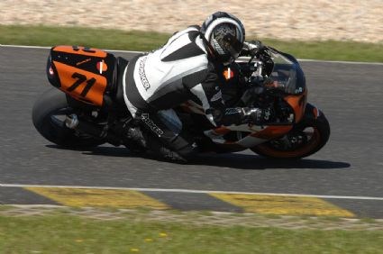 Umgebautes Motorrad Honda CBR 900 RR Fireblade von mervin - Bild 3 Umgebautes Motorrad Honda CBR 900 RR Fireblade von mervin - Bild 3