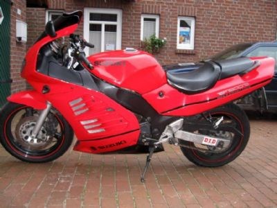 Umgebautes Motorrad Suzuki RF 600 R von emskopp - Bild 2 Umgebautes Motorrad Suzuki RF 600 R von emskopp - Bild 2