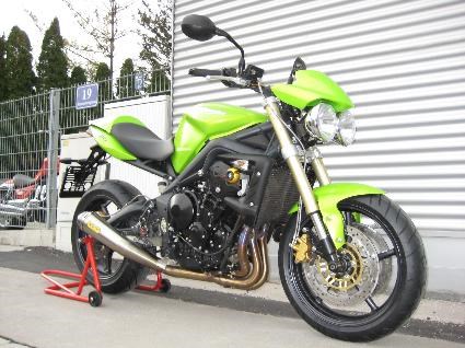 Umgebautes Motorrad Triumph Street Triple von IL MOTO  Motorradhandel und Reparaturwerkstätte GesmbH - Bild 3 Umgebautes Motorrad Triumph Street Triple von IL MOTO  Motorradhandel und Reparaturwerkstätte GesmbH - Bild 3