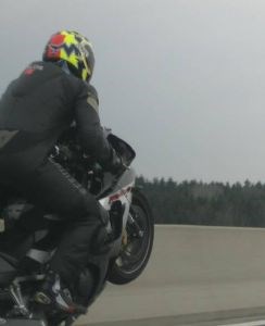 Umgebautes Motorrad Honda CBR 900 RR Fireblade von bipofredy - Bild 2 Umgebautes Motorrad Honda CBR 900 RR Fireblade von bipofredy - Bild 2