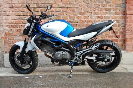 Umgebautes Motorrad Suzuki SFV 650 Gladius von HK-Technik Kemeter OG - Bild 3 Umgebautes Motorrad Suzuki SFV 650 Gladius von HK-Technik Kemeter OG - Bild 3