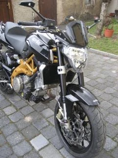 Umbgebautes Motorrad Aprilia Shiver 750 Bild 1: Umbgebautes Motorrad Aprilia Shiver 750