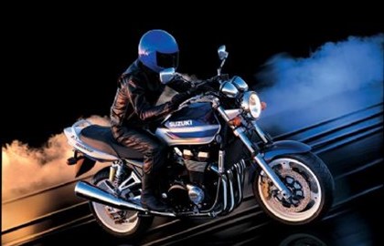 Suzuki GSX 1400 Custom Bike