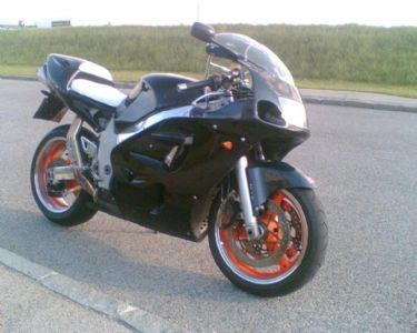 Umgebautes Motorrad Suzuki GSX-R 600 von bosgsxr - Bild 4 Umgebautes Motorrad Suzuki GSX-R 600 von bosgsxr - Bild 4