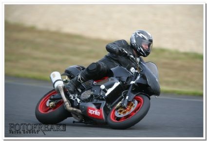 Umgebautes Motorrad Aprilia RSV 1000 Tuono R von thyr - Bild 1 Umgebautes Motorrad Aprilia RSV 1000 Tuono R von thyr - Bild 1