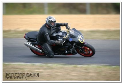 Umgebautes Motorrad Aprilia RSV 1000 Tuono R von thyr - Bild 3 Umgebautes Motorrad Aprilia RSV 1000 Tuono R von thyr - Bild 3