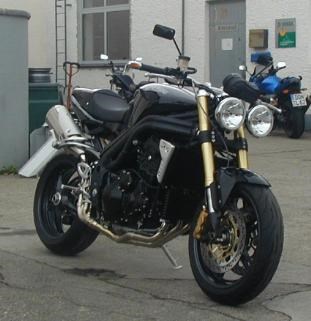 Umgebautes Motorrad Triumph Speed Triple 1050 von Hamann Motorrad-Technik GmbH - Bild 3 Umgebautes Motorrad Triumph Speed Triple 1050 von Hamann Motorrad-Technik GmbH - Bild 3