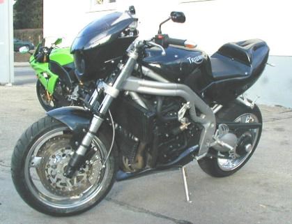 Umgebautes Motorrad Triumph Speed Triple 1050 von Hamann Motorrad-Technik GmbH - Bild 4 Umgebautes Motorrad Triumph Speed Triple 1050 von Hamann Motorrad-Technik GmbH - Bild 4