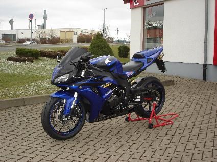 Umgebautes Motorrad Honda CBR1000RR Fireblade von Motorradcenter Keßler - Bild 1 Umgebautes Motorrad Honda CBR1000RR Fireblade von Motorradcenter Keßler - Bild 1