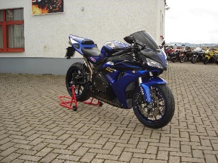 Umgebautes Motorrad Honda CBR1000RR Fireblade von Motorradcenter Keßler - Bild 2 Umgebautes Motorrad Honda CBR1000RR Fireblade von Motorradcenter Keßler - Bild 2