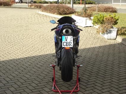 Umgebautes Motorrad Honda CBR1000RR Fireblade von Motorradcenter Keßler - Bild 3 Umgebautes Motorrad Honda CBR1000RR Fireblade von Motorradcenter Keßler - Bild 3