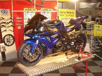 Umgebautes Motorrad Honda CBR1000RR Fireblade von Motorradcenter Keßler - Bild 6 Umgebautes Motorrad Honda CBR1000RR Fireblade von Motorradcenter Keßler - Bild 6