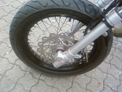 Umgebautes Motorrad CPI Supermoto von CPImoto - Bild 6 Umgebautes Motorrad CPI Supermoto von CPImoto - Bild 6