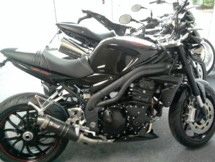 Umgebautes Motorrad Triumph Speed Triple 1050 von Hasenfurz - Bild 1 Umgebautes Motorrad Triumph Speed Triple 1050 von Hasenfurz - Bild 1