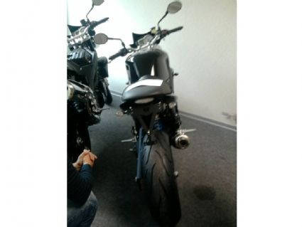 Umgebautes Motorrad Triumph Speed Triple 1050 von Hasenfurz - Bild 2 Umgebautes Motorrad Triumph Speed Triple 1050 von Hasenfurz - Bild 2