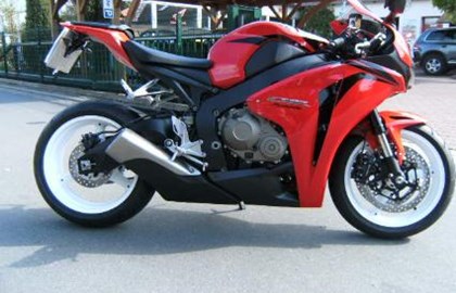 Honda CBR1000RR Fireblade Custom Bike Honda CBR1000RR Fireblade Custom Bike