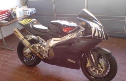 Aprilia RSV 1000 R (RSV Mille R) Custom Bike Aprilia RSV 1000 R (RSV Mille R) Custom Bike