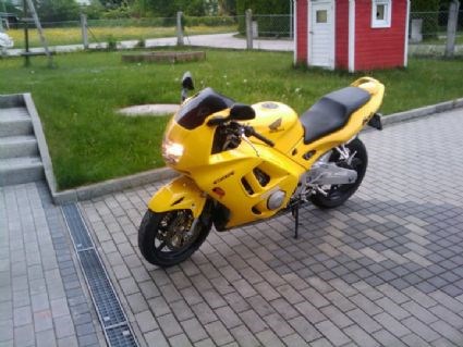 Umgebautes Motorrad Honda CBR 600 F von mani2go - Bild 1 Umgebautes Motorrad Honda CBR 600 F von mani2go - Bild 1