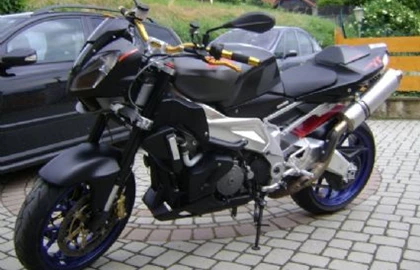 Aprilia RSV 1000 Tuono R Custom Bike Aprilia RSV 1000 Tuono R Custom Bike