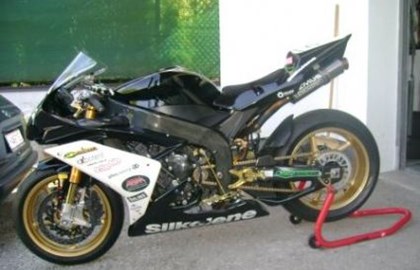 Yamaha R1 Custom Bike