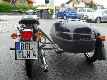 Umbgebautes Motorrad Royal Enfield Bullet 500 de Luxe EFI Bild 4: Umbgebautes Motorrad Royal Enfield Bullet 500 de Luxe EFI